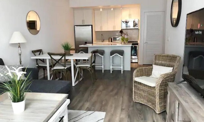 Innisfil Condominio | Charming, cozy & beautiful condo on 5 star Resort