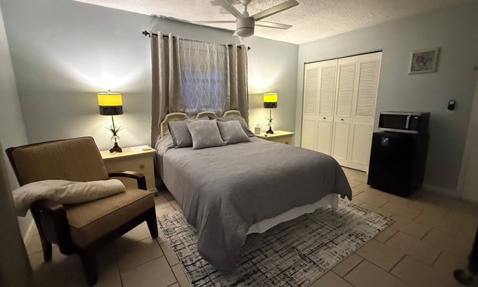 Ocala Villa | Charming & Cozy Bedroom with Bathroom. Private Entry. Fully Equipped!