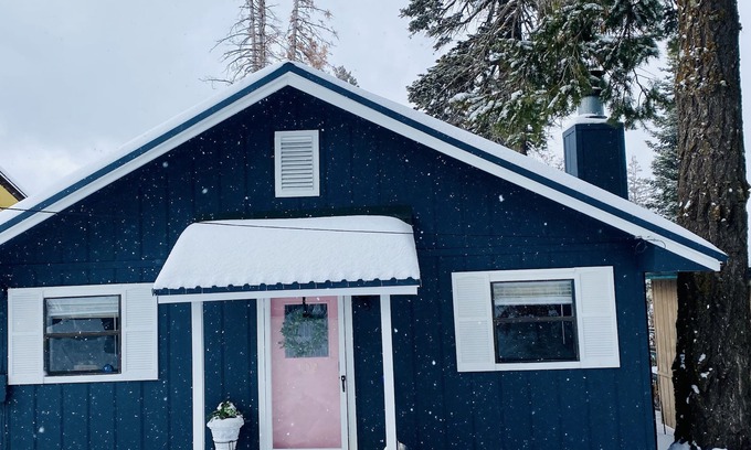 Cloudcroft Cabina | Charming& Cozy Cabin walking distance to downtown and trails