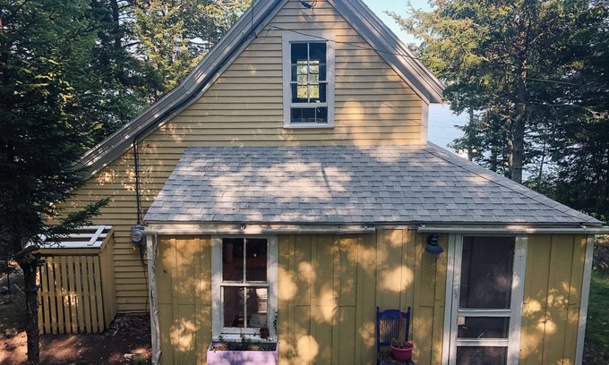 South Thomaston Cabaña | Casa amarilla con unas vistas impresionantes sobre Pleasant Beach, en South Thomaston, Maine