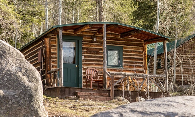 Pitkin County Cabina | Charming & Cozy Snug Cabin at Dreamy Art & Nature Retreat Center