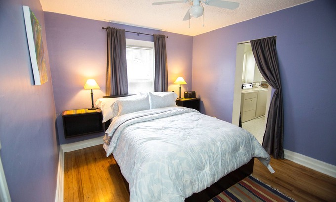 Shelby Hills Casa | Bungalow Craftsman con Encanto en E. Nash 2bed / 2bath abajo y 1b / 1b arriba con entrada sep