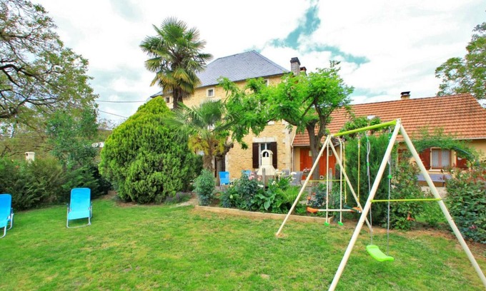 Calviac-en-Perigord Cabaña | Casa cómoda con piscina en el corazón del Périgord, cerca de sitios turísticos y senderos naturales.