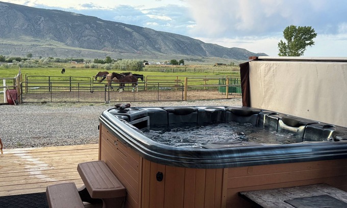 Cody Casa | Charming Dog Friendly 2-bedroom house with WiFi, hot tub, and fenced for pets!
