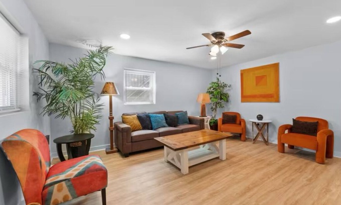 East Durham Apartamento | Charming Downtown 2-bedroom bungalow in lovely Durham