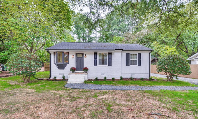 Cary Casa | Charming Downtown Cary Retreat