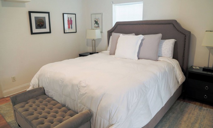 South Pensacola Cabaña | Charming downtown cottage in historical Pensacola!