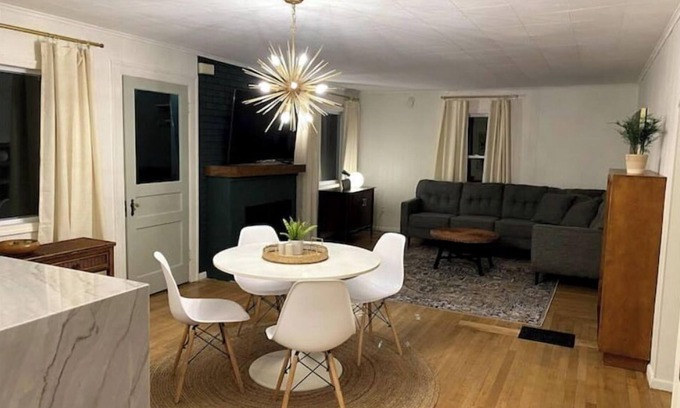 Midland Casa | Charming Downtown Two Bedroom