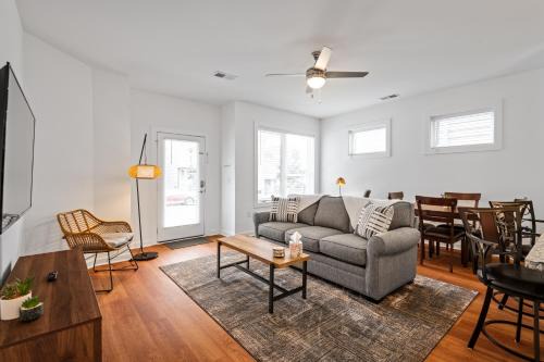 North Chesterfield Apartamento | Charming Duplex Retreat in Old Town Manchester, VA