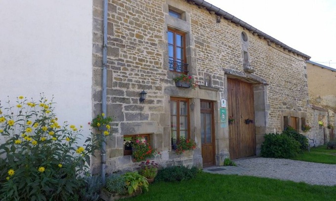 Val-de-Meuse Cabaña | Casa rural ecológica con pista de ping-pong en un entorno tranquilo
