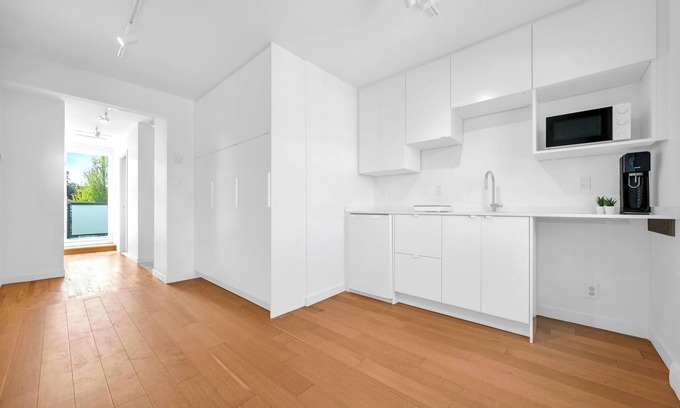 Grandview-Woodland Casa | Charming East Van Home: Near DT & Commercial St.