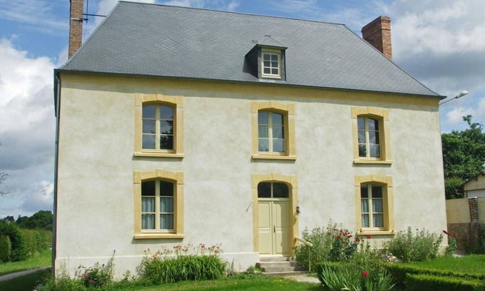 La Gonfriere Cabaña | Casa rural restaurada con jardín, WIFI y todas las comodidades en un entorno natural en La Gonfrière