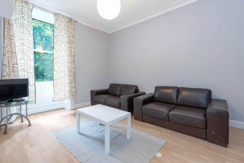 Haymarket Apartamento | Charming Edinburgh Apartment KEYWORKS CONTRACTERS BUSINESS TRAVELLERS ECT ECT