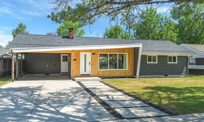 Southeast Eugene Casa | Charming Eugene Bungalow: Perfect for college sports fans & outdoor enthusiasts