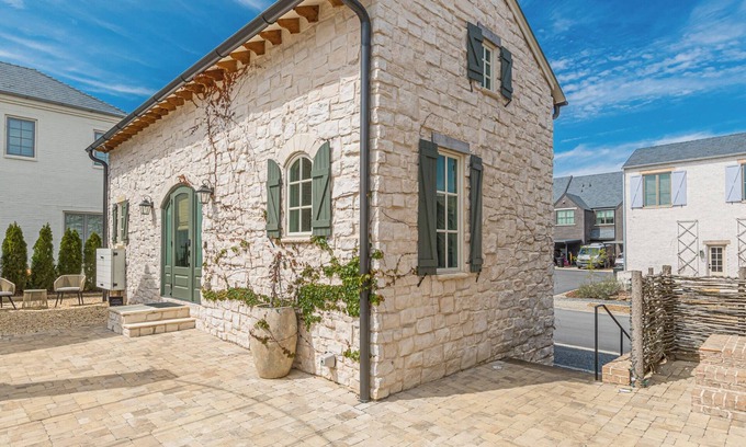 Fayetteville Casa | Charming European Micro Home Located in the Town of Trilith