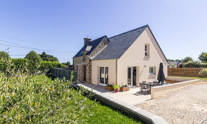 Saint-Pierre-Eglise Cabaña | Casa moderna con jardín privado cerca del puerto de Barfleur