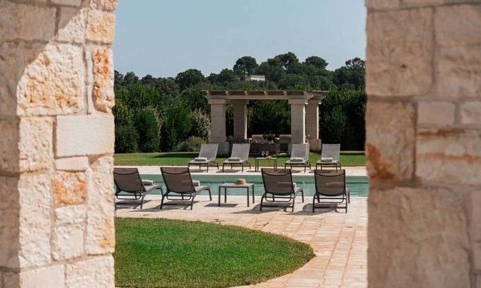 Ceglie Messapica Villa | Una hermosa casa de piedra con piscina privada