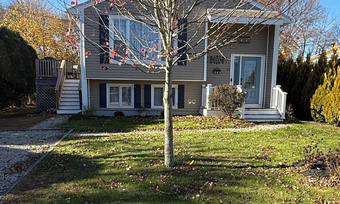 Bonnet Shores Casa | Charming family-friendly 3-bedroom house in beautiful Bonnet Shores neighborhood