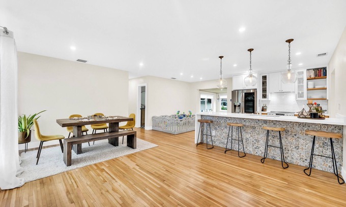 Westchester Casa | Charming Family Retreat in Miami: 10 Min from Miami International Airport