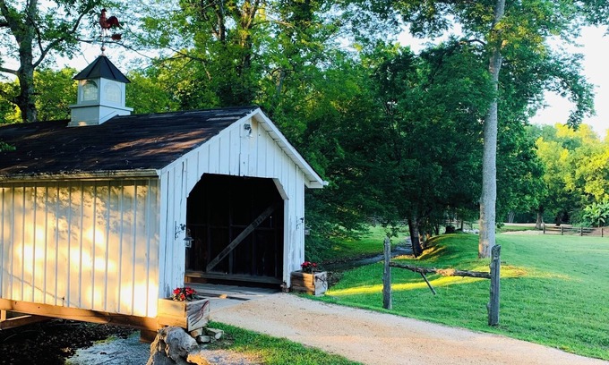 Linden Casa | Charming Family Retreat near Buffalo River Resort