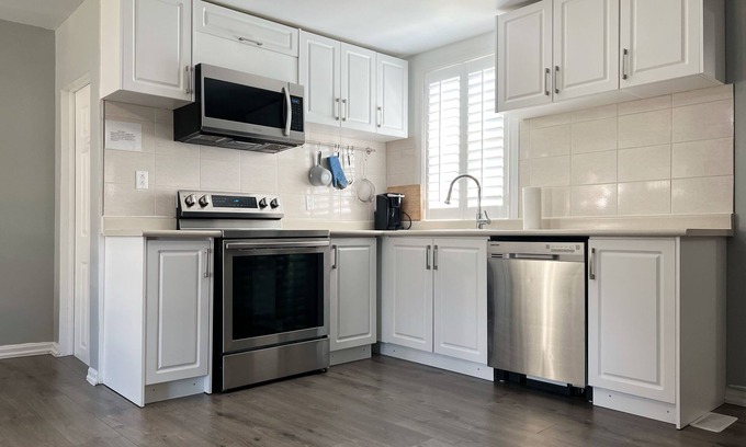 Quinte West Otro | Charming Farm House to get Away