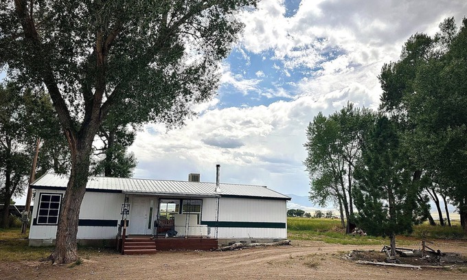 Monte Vista Casa | Charming Farm House 3-bedroom house in amazing Monte Vista with mountain views