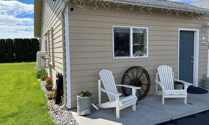 East Wenatchee Apartamento | Charming farmhouse-style 1 bedroom apartment with hottub