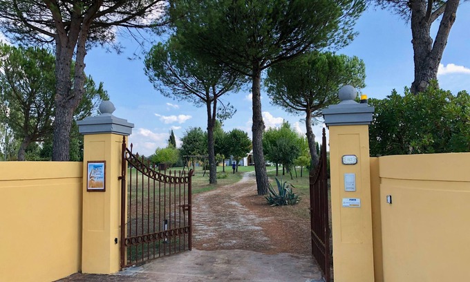 Orentano Otro | Encantadora granja en un paisaje toscano a poca distancia de un pueblo