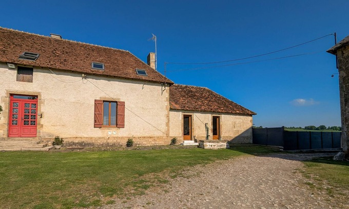 Cluis Cabaña | Encantadora casa rural en granja de Berry: calefacción, aire acondicionado y jardín privado