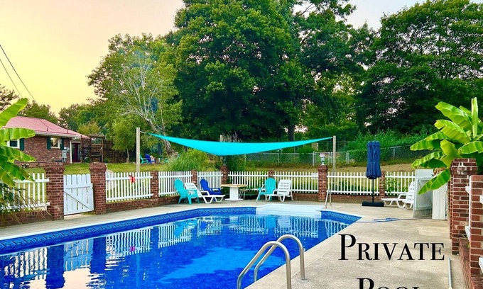 Stokes Casa | Charming farmhouse w/ pool, firepit, & close to 2 state parks! Pet friendly🐾
