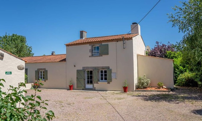 Froidfond Cabaña | Casa rural con chimenea, terraza y jardín cerca de Froidfond