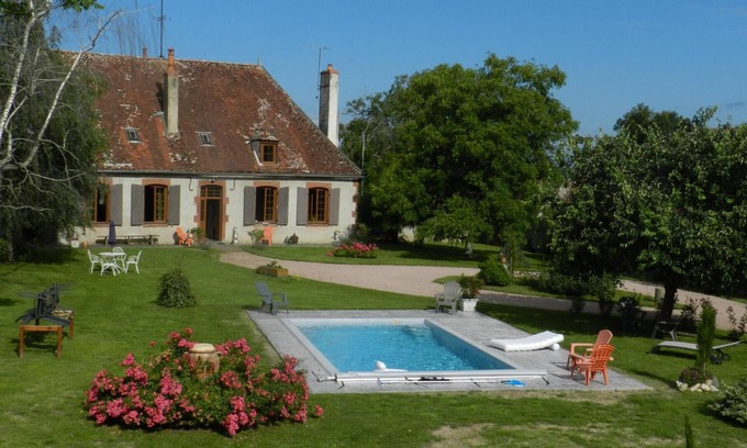 Mercy Cabaña | Casa rural con piscina en plena naturaleza, cerca del parque de atracciones Le PAL