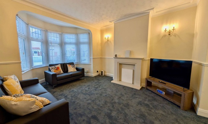 Redbridge Casa | Cozy Vacation Rental