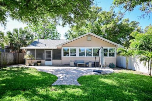 Largo Casa | Charming Florida cottage