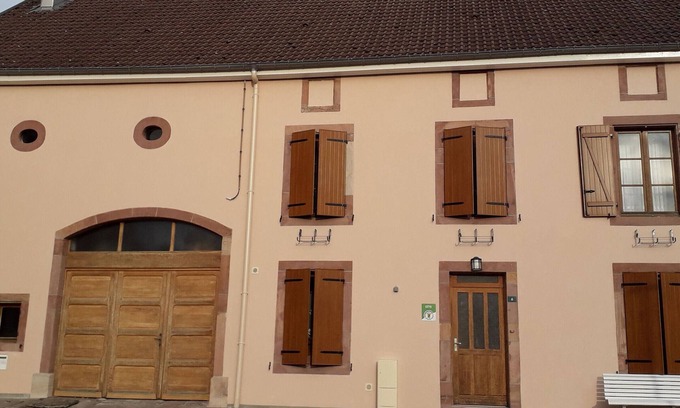 Etival-Clairefontaine Cabaña | Gîte chaleureux à Étival-Clairefontaine, proche de Saint-Dié, pour 4/5 personnes, tout confort