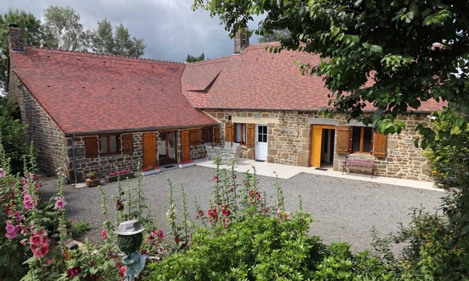 Saint-Bomer-les-Forges Cabaña | Casa rural con jardín, chimenea y wifi en plena naturaleza
