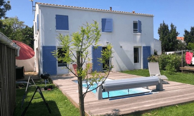 Cheray Casa | Casa con piscina climatizada en Chéray, cerca de las playas y comodidades