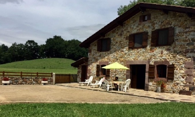 Saint-Jean-Pied-de-Port Casa | Casa de carácter con Encanto 4-5 personas, vistas a la montaña