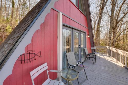 Franklin Casa | Charming Franklin Cabin with Deck Stunning Views!