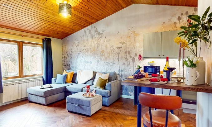Kincraig Cabaña | Charming Fraser Cottage Getaway in Insh, Couples Getaway near Aviemore.