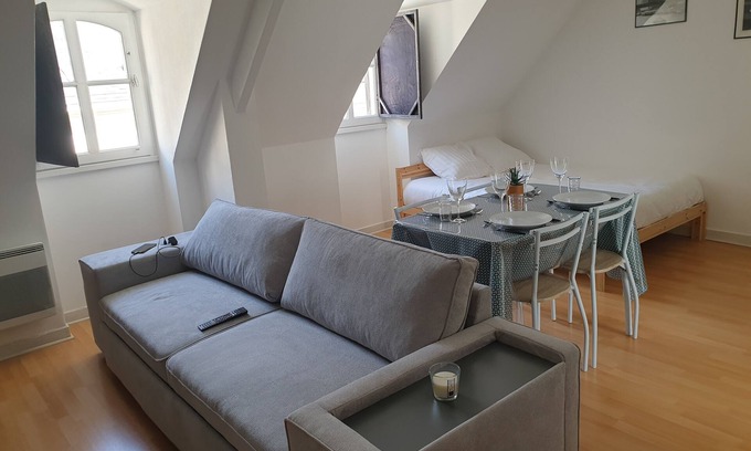 Laval Apartamento | Charming functional studio downtown