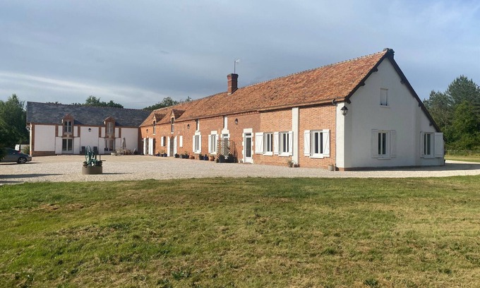 Vannes-sur-Cosson Cabaña | Gîte en pleine nature avec étang, proche d'Orléans, idéal pour randos et visites des châteaux de Sologne