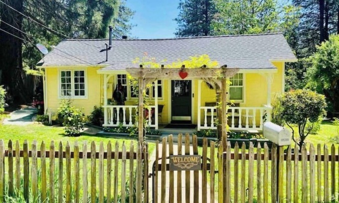 Nevada City Cabaña | Charming garden cottage near downtown Nevada City