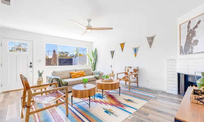 San Clemente Condominio | Charming gem near the beach with large backyard, cornhole, fast WiFi & grill