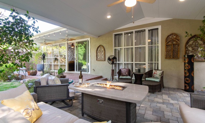 Toluca Lake Casa | Charming gem next-door to Universal Studios Hollywood