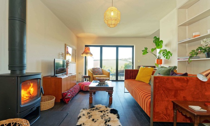 Petham Chalet De Esquí | Pet-Friendly | BBQ Patio, Fire Pit Near Kent Downs