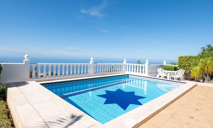 Puntillo del Sol Chalet De Esquí | Charming Getaway in El Sauzal: Enjoy Comfort, Nature, and a Private Pool