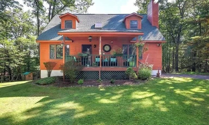 Tafton Casa | Charming Getaway | Minutes from Lake Wallenpaupack