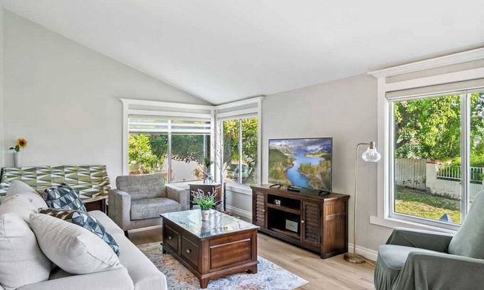 Valle Lindo Casa | Charming Getaway Nestled in Peaceful Pecan Grove Drive Retreat #41751