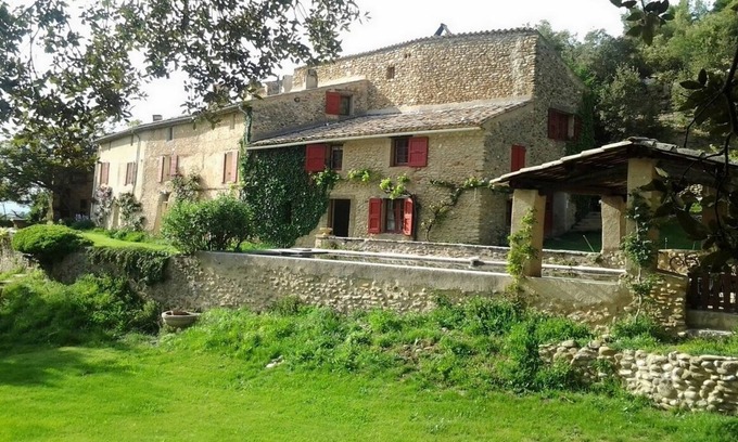 Les Mees Casa | Charming gîte with swimming pool and tennis court in the heart of nature, le Petit lavandin